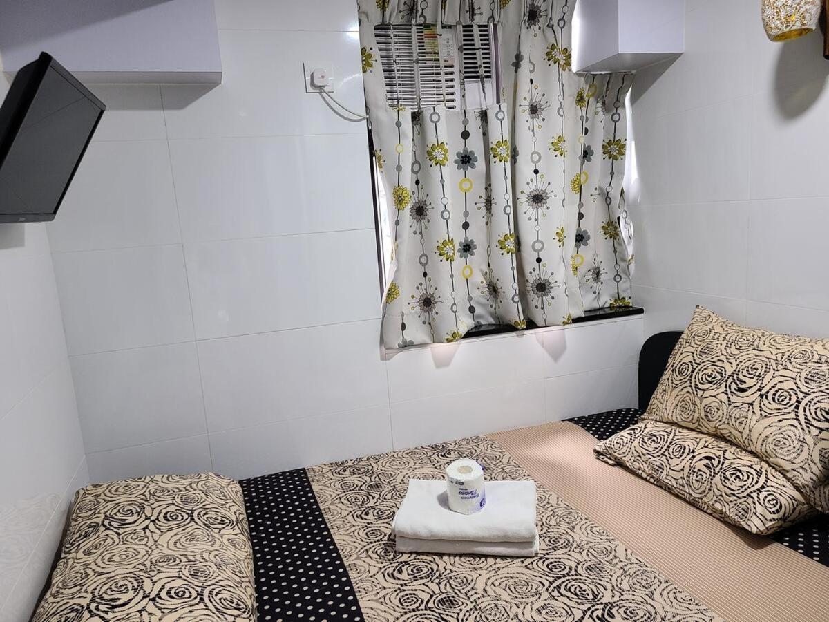 Hostel 16 Paris Guest House Block E Reception 10Th Floor Гонконг Экстерьер фото